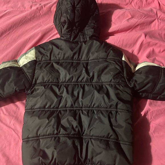Boys Jordan Coat - Picture 2 of 3